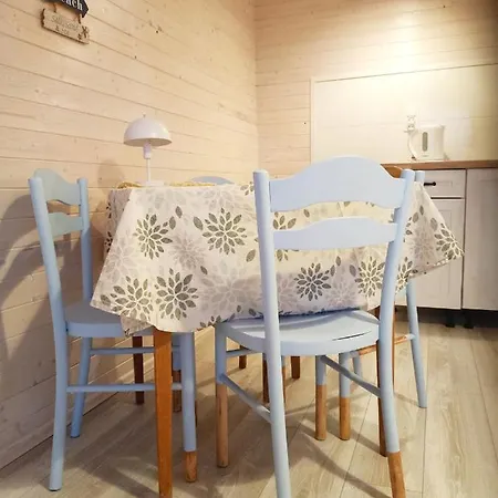Aparthotel Rybacki Domek 50 Metrow Do Morza! *